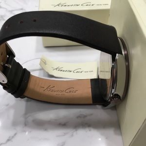 🛍 Brand new Kenneth Cole watch 🎉🎁